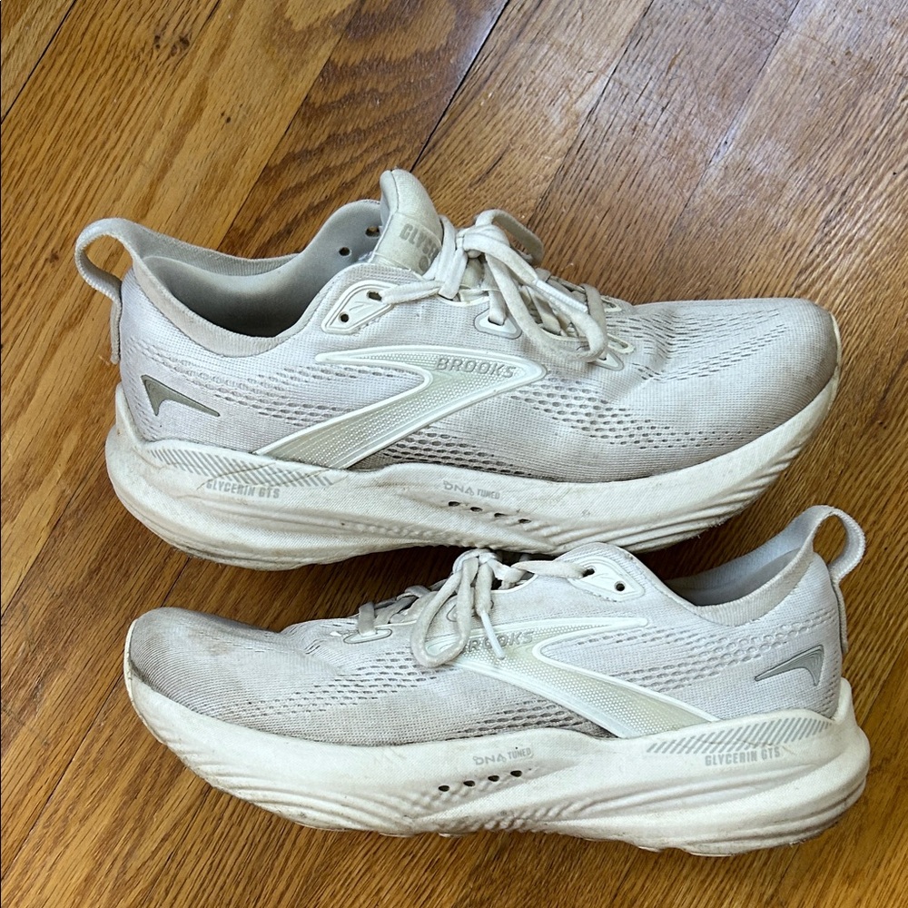 Brooks Glycerin 22 GTS in White Size 9M